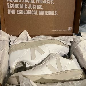 Veja V10 Laceup Sneakers